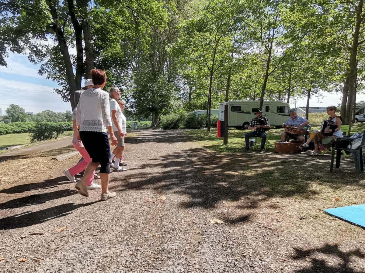 Camping De Nevers Luaran gambar
