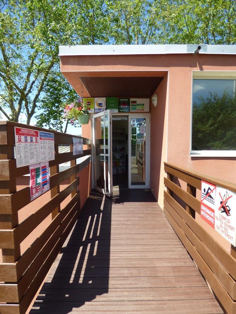 Camping De Nevers Luaran gambar